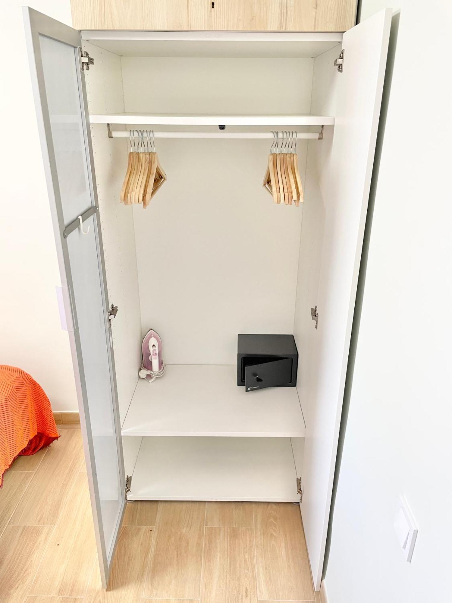 New Square Ibiza Apartment Benidorm Bagian luar foto